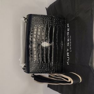 - KURT GEIGER  Shoredicth Shoredicth  Large Black Leather Corssbody Bag